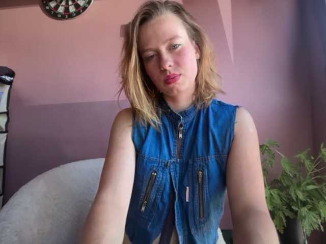 BettyLovely online show from August 13, 10:18 am