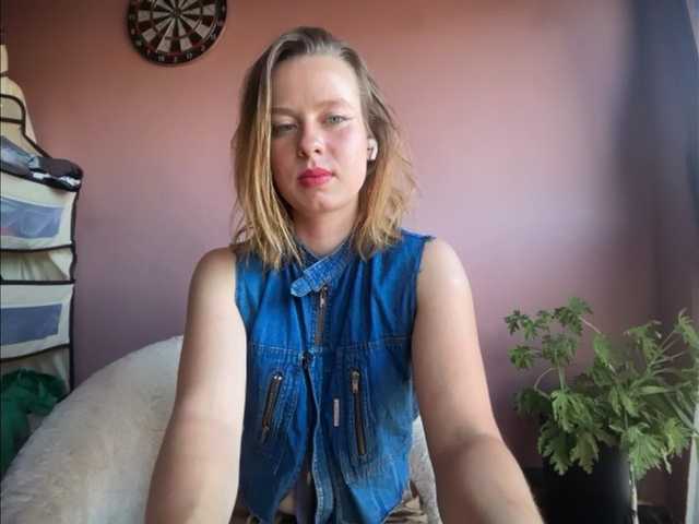 BettyLovely online show from August 13, 3:48 pm