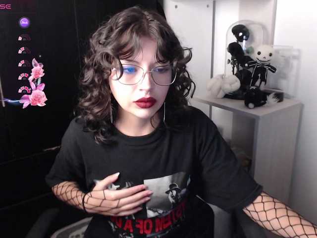 BiiHoney online show from August 6, 1:37 am