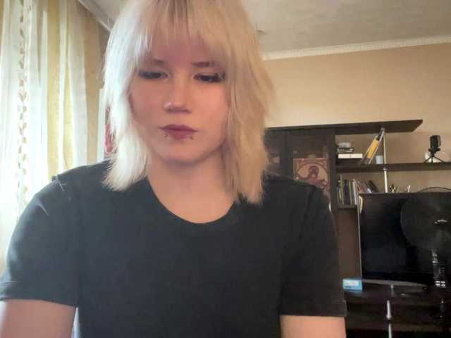 BlindiLohan online show from July 9, 11:48 am