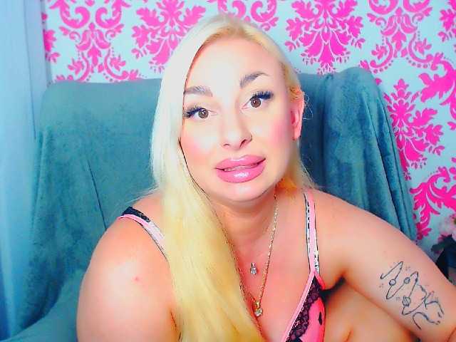 BlondAna online show from July 31, 6:24 pm