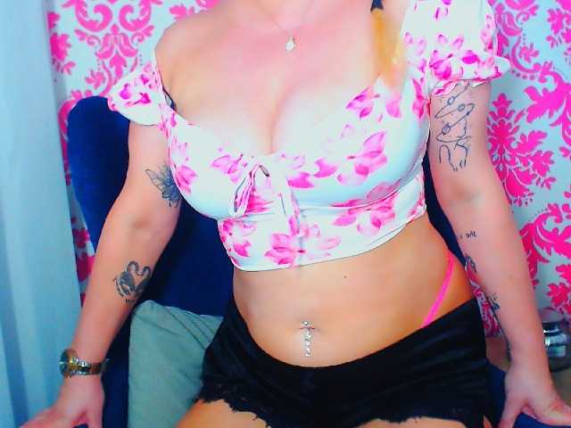 BlondAna online show from August 3, 4:14 pm