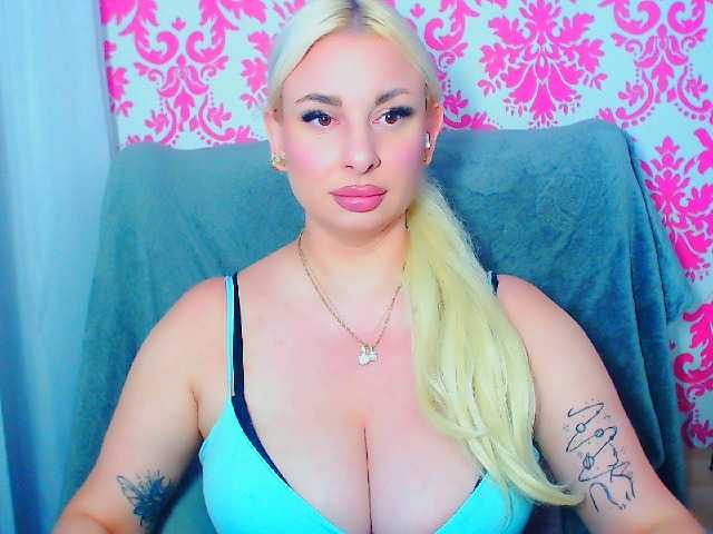 BlondAna online show from August 4, 5:10 pm