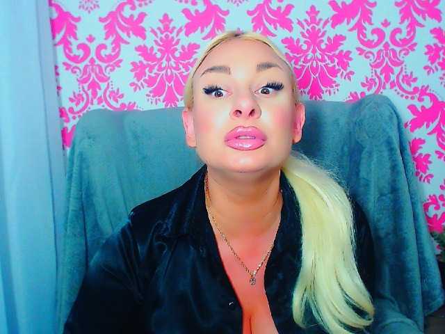 BlondAna online show from August 6, 7:35 pm