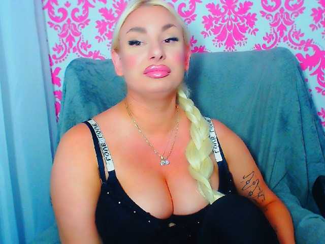 BlondAna online show from August 6, 10:53 pm