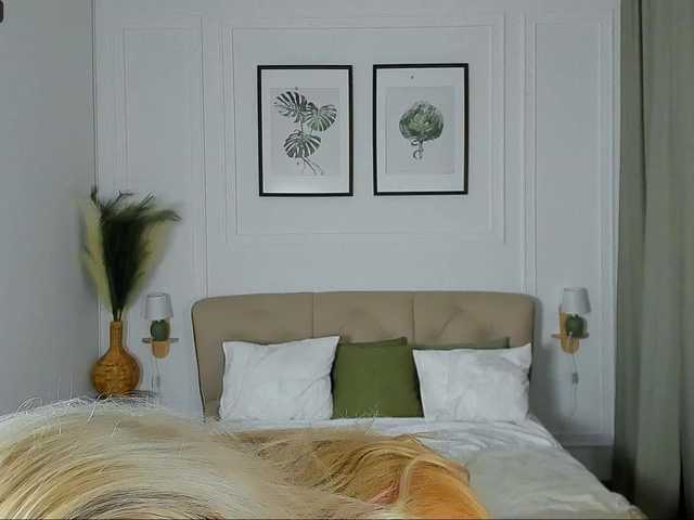 BlondiNi online show from August 8, 4:51 pm