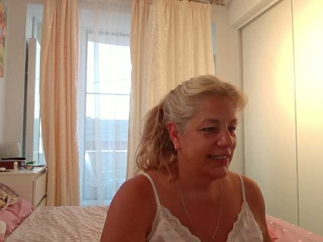 Blondime online show from August 4, 6:49 pm