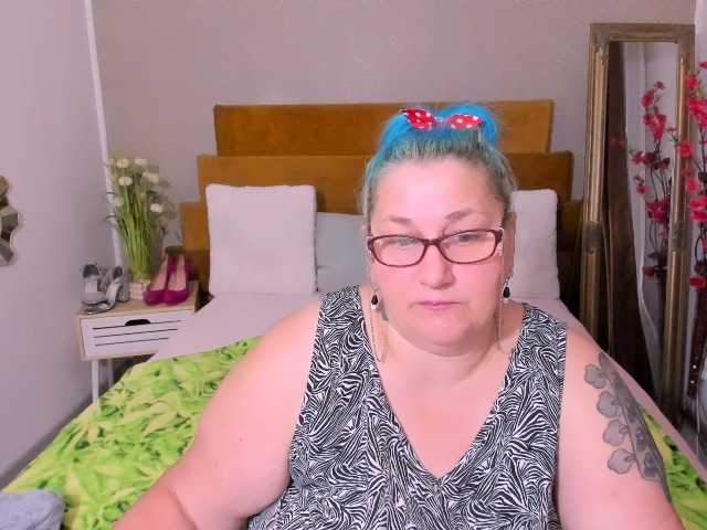 BlondyBigBoobs online show from August 3, 7:10 pm