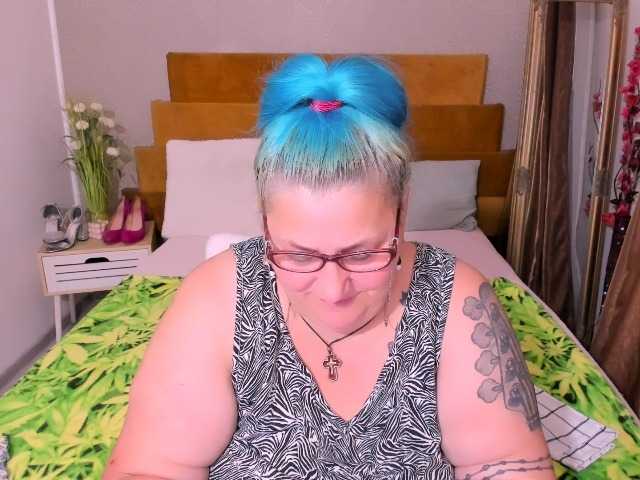 BlondyBigBoobs online show from August 7, 9:15 pm