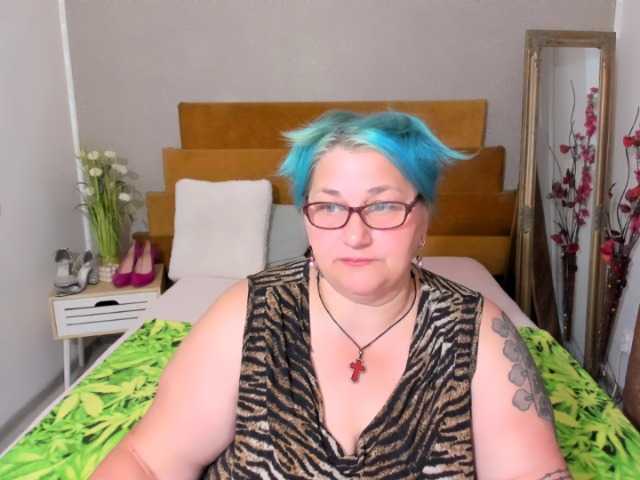 BlondyBigBoobs online show from August 11, 7:49 pm