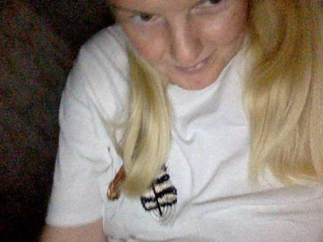BlondyVio online show from August 4, 10:40 pm