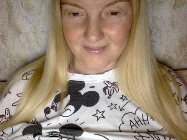 BlondyVio online show from August 11, 6:21 pm