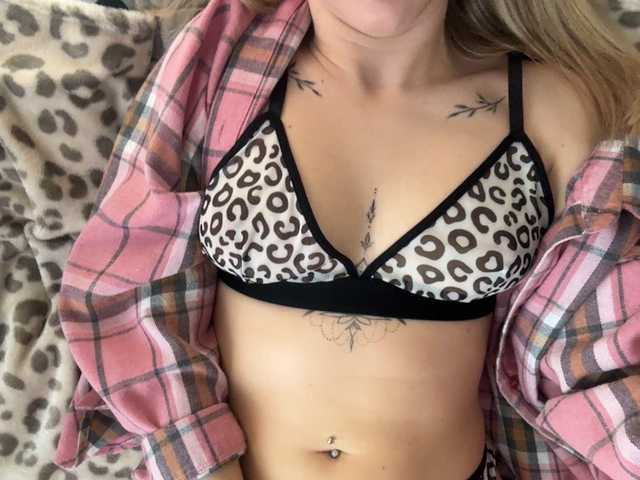 BlushingKitten online show from May 10, 9:33 am