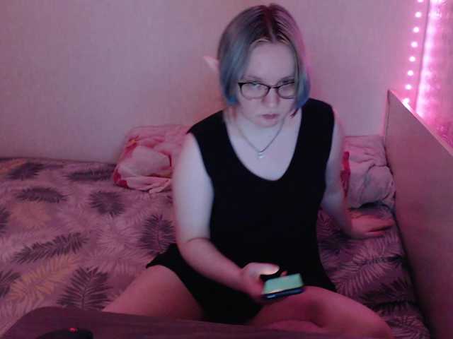 Bonnie-Petite online show from May 19, 7:37 pm