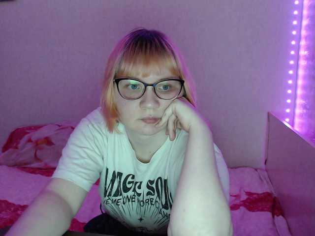 Bonnie-Petite online show from August 1, 2:45 pm