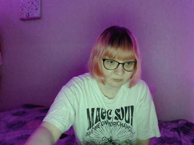 Bonnie-Petite online show from August 18, 6:36 pm