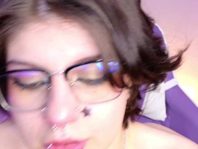 BonnyVel online show from August 6, 1:15 am