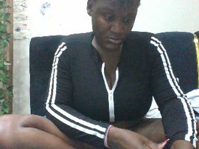 BoobieQueen online show from May 28, 9:40 pm