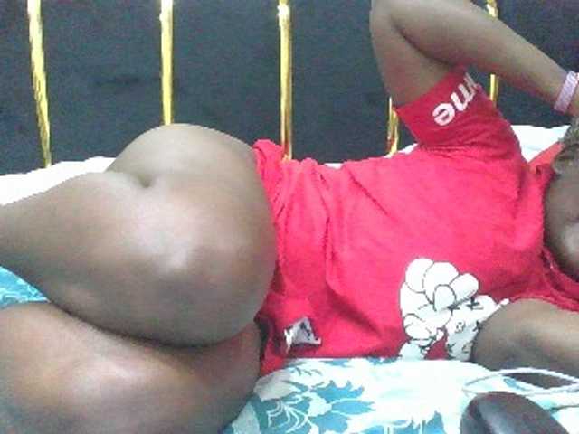 BoobieQueen online show from May 29, 10:01 pm
