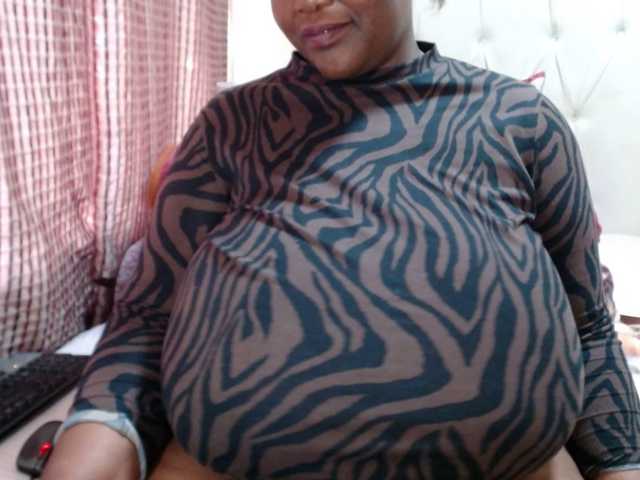 BustyBabeX online show from August 15, 3:05 pm