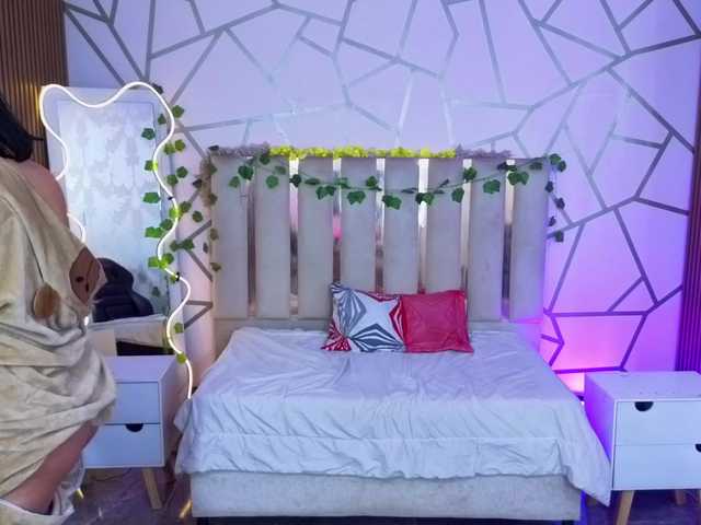 CASSE-TAY online show from August 10, 4:36 am