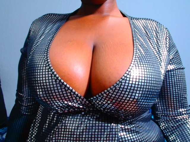 CURVEBABY online show from July 23, 6:21 pm