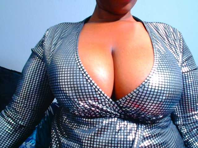 CURVEBABY online show from July 23, 11:18 pm