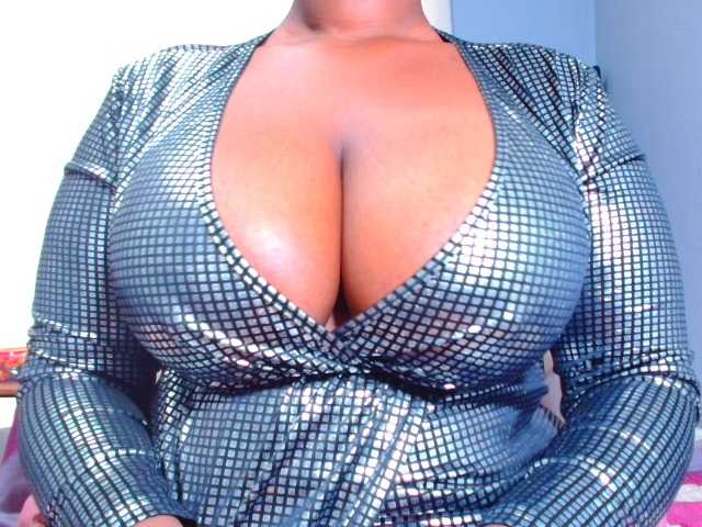 CURVEBABY online show from July 30, 10:55 am