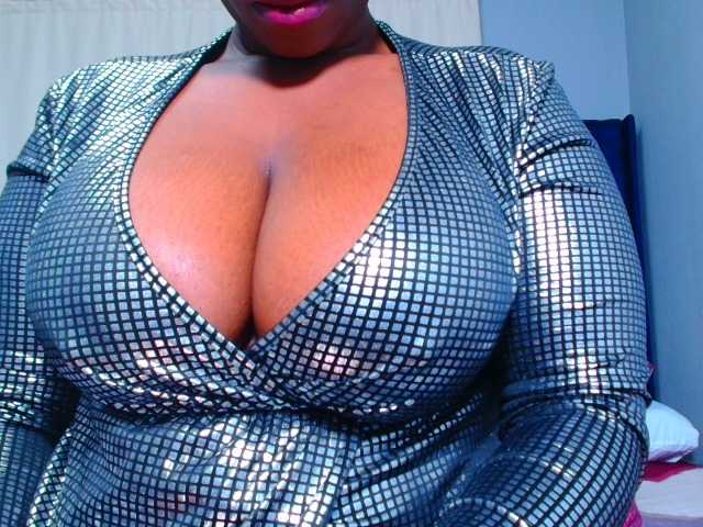 CURVEBABY online show from August 1, 9:21 pm