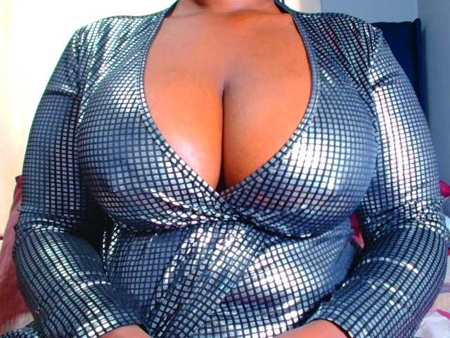 CURVEBABY online show from August 5, 11:08 am