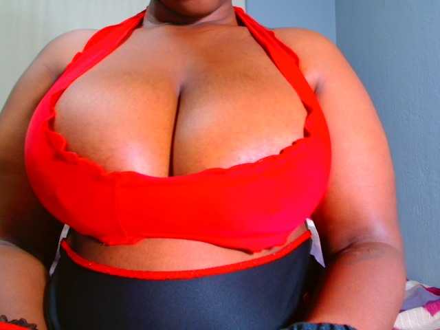 CURVEBABY online show from August 7, 8:53 pm