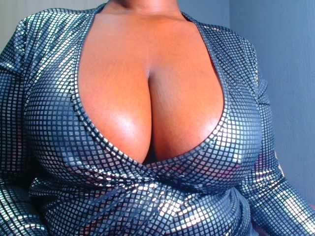 CURVEBABY online show from August 14, 6:55 pm