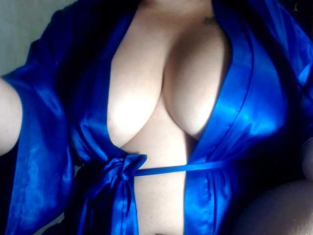 CameliaLong online show from August 9, 5:52 am