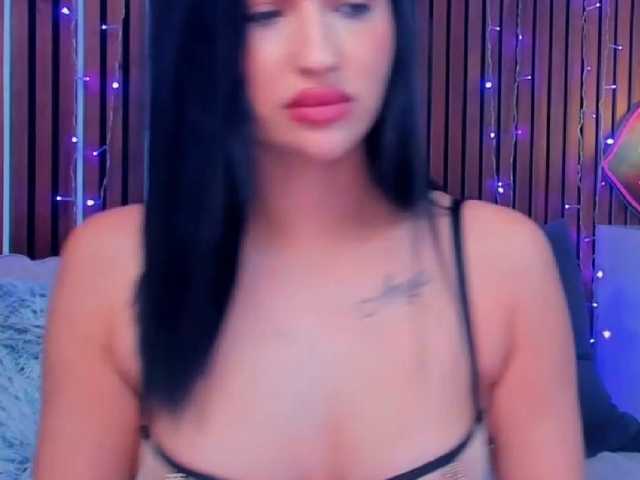 CamillaParis online show from August 1, 1:22 am