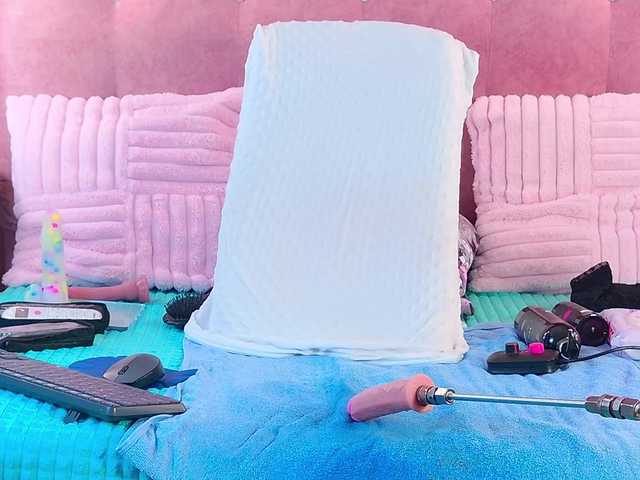 Candy-Mari online show from August 7, 2:06 pm