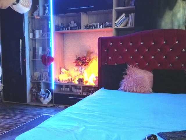 CandyBigbooty online show from August 8, 10:59 am