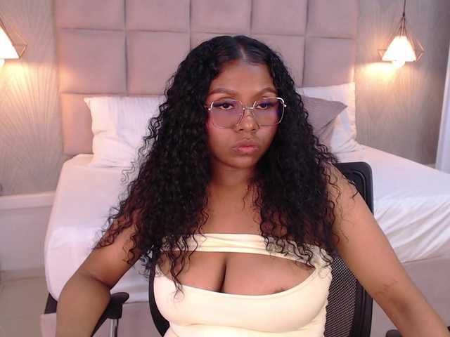 CandyBrunette online show from August 11, 5:04 pm