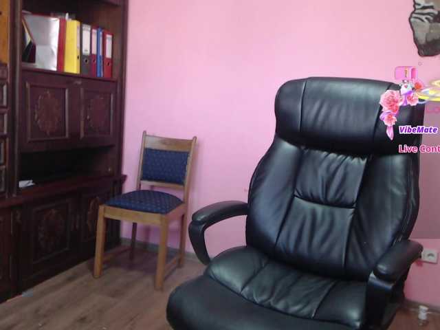 CandyHellenx online show from May 6, 1:23 pm