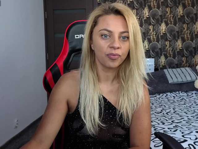 CarlaStaceeFun online show from August 5, 6:33 am