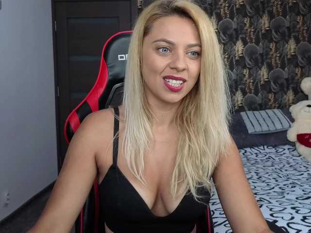 CarlaStaceeFun online show from August 6, 9:30 am
