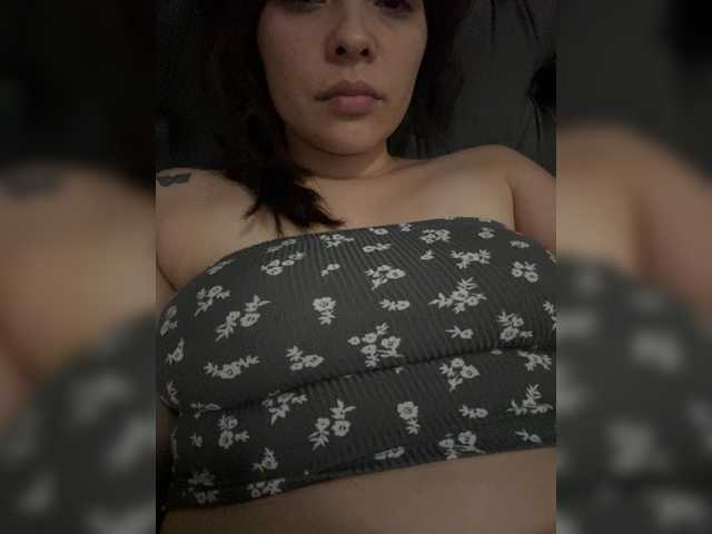 Carlybee10 online show from August 10, 7:43 am