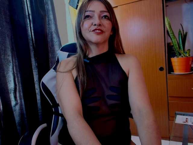 CarolMissoficial online show from August 6, 4:50 pm