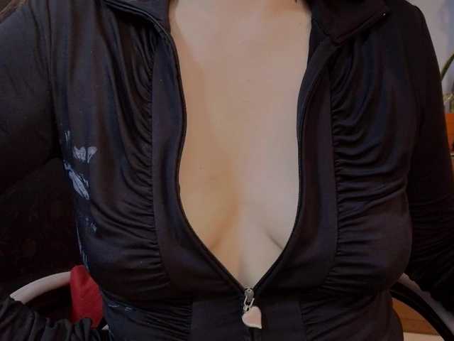 CarolMissoficial online show from August 7, 10:59 am