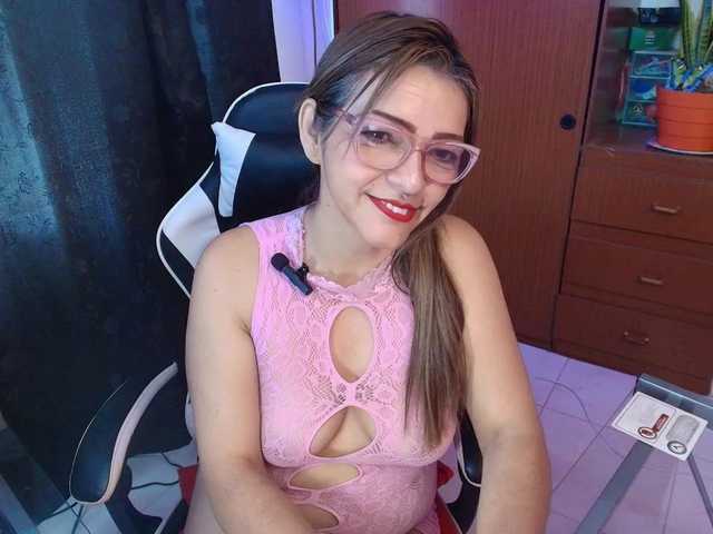 CarolMissoficial online show from August 11, 12:29 pm