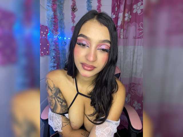 KelsiEvans online show from July 18, 12:00 am