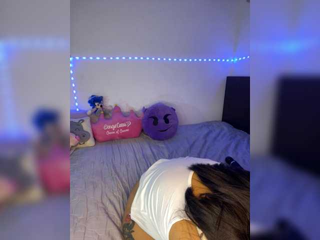 KelsiEvans online show from September 3, 4:04 am