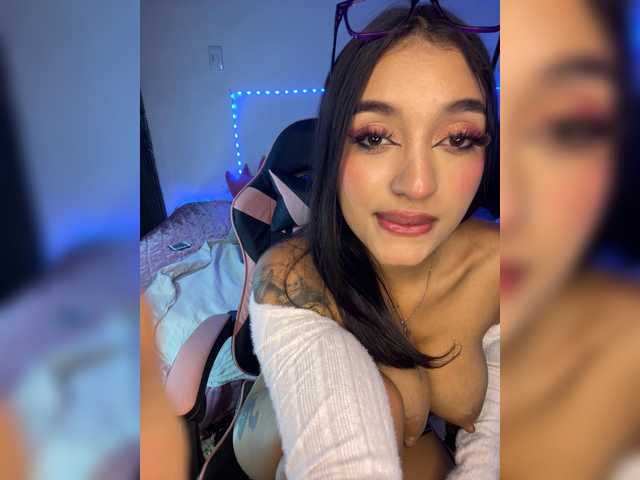 KelsiEvans online show from September 5, 12:37 am
