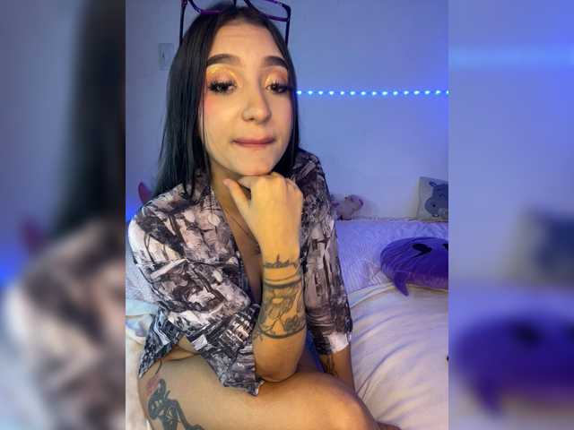 KelsiEvans online show from September 8, 3:46 am