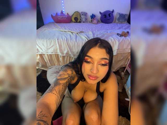 KelsiEvans online show from September 9, 1:02 am
