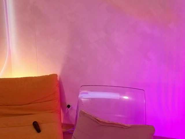 Carolalen online show from August 4, 11:57 pm